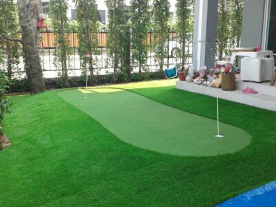 สนามหญ้าเทียมและกรีนพัตต์กอล์ฟในบ้าน