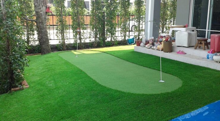สนามหญ้าเทียมและกรีนพัตต์กอล์ฟในบ้าน