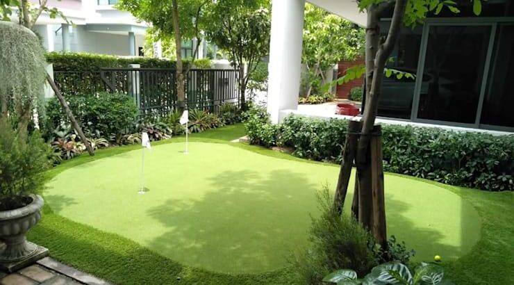 สนามหญ้าเทียมและกรีนพัตต์กอล์ฟในบ้าน